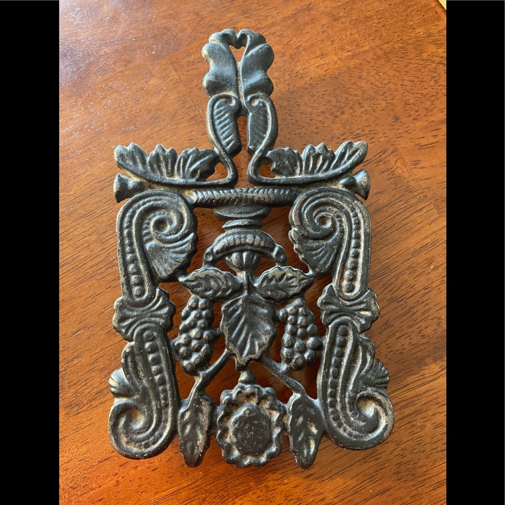 Vintage Minton cast iron trivet 7 1/2 x 4 1/4